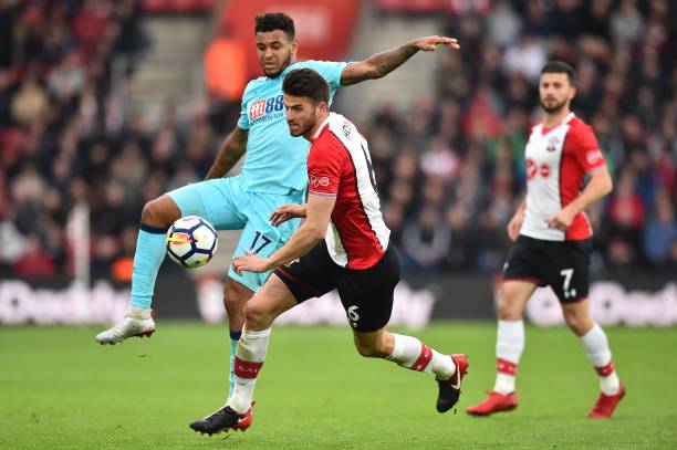 聚光灯下 聚光灯下